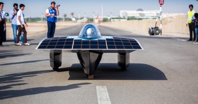PI Solar Car.. سيارة اماراتية للمرة الأولى في سباق فريد من نوعه (فيديو)